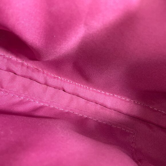 Vintage Straw and cloth purse with wooden handles. Excellent condition. 12” x 6” - Picture 3 of 5